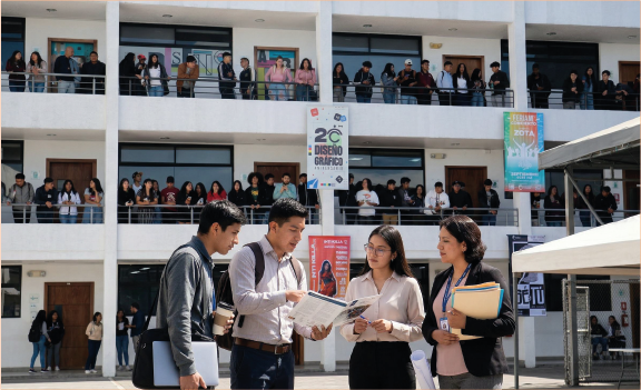 Estudiantes de Diseño Gráfico y Multimedia